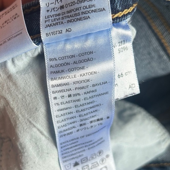 Levi's 70s High Slim Straight Blue Jeans Timeless Style Casual Denim 26 - Picture 6 of 11